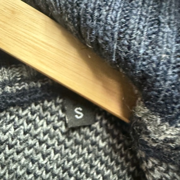 Men's Gray Zip-Up Sweater - Picture 3 of 4